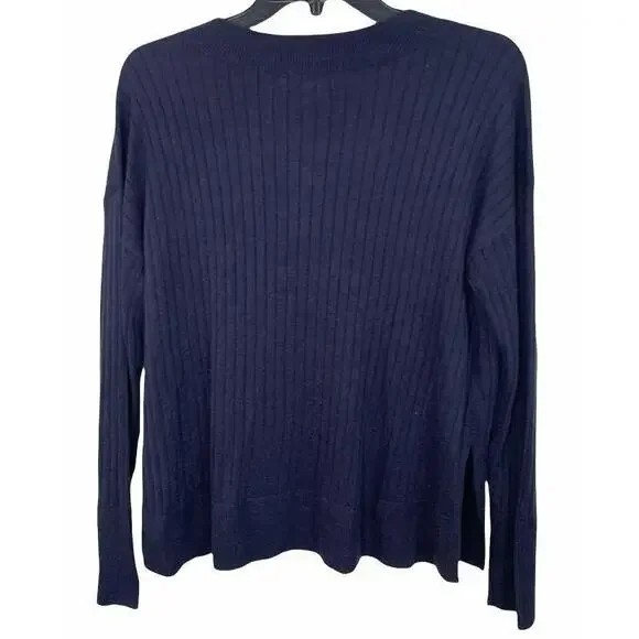 Treasure & Bond Silky Soft V-Neck Cashmere Blend Sweater Sz Small in Navy NWT - Picture 3 of 5